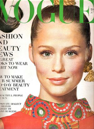 Vintage Vogue magazine covers - wah4mi0ae4yauslife.com - Vintage Vogue June 1968 - Lauren Hutton.jpg